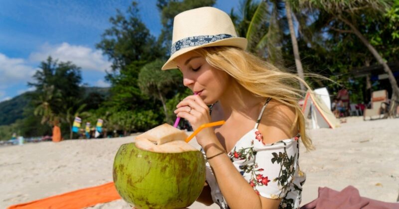 Phụ nữ mang thai uống nước dừa có tác dụng gì