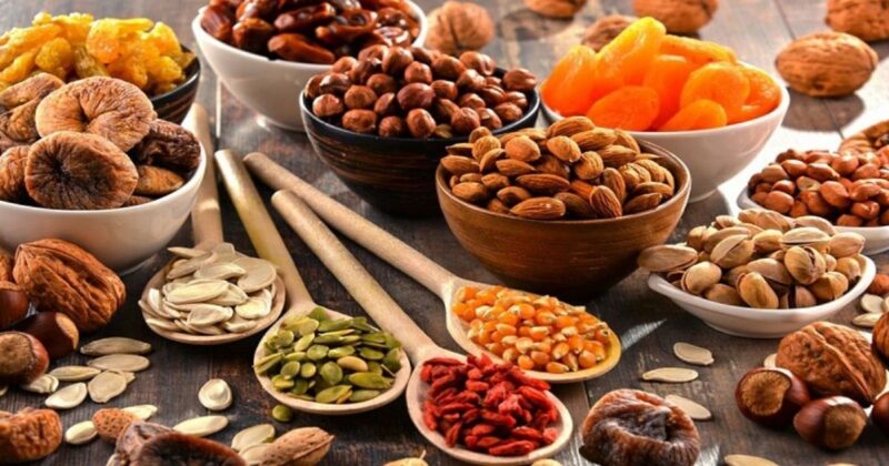 Quả bơ và các loại hạt dinh dưỡng